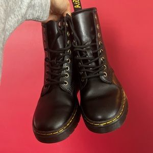 Zavala Doc martens